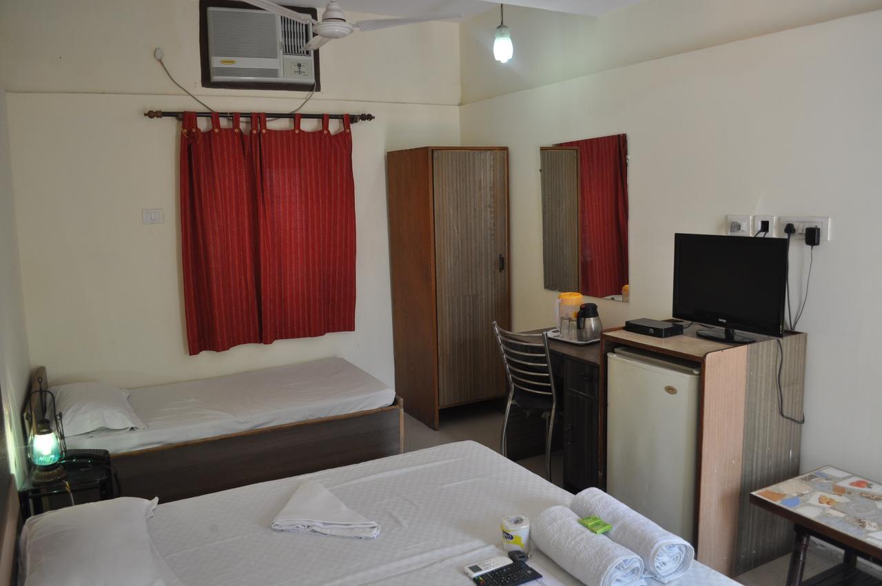 Hotel Kabli New Delhi Exterior foto