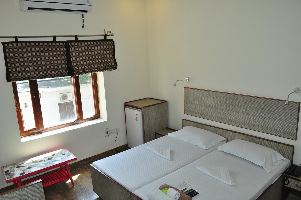 Hotel Kabli New Delhi Exterior foto