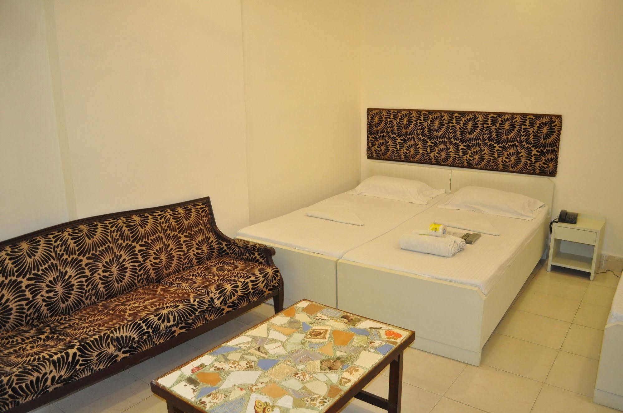 Hotel Kabli New Delhi Exterior foto